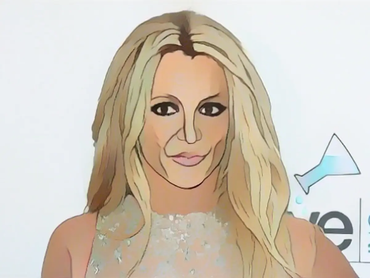 Britney Spears celebrates birthday with mother and brother