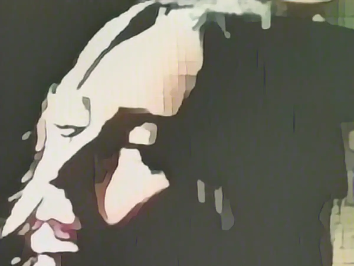 Police chase "well-groomed" thug