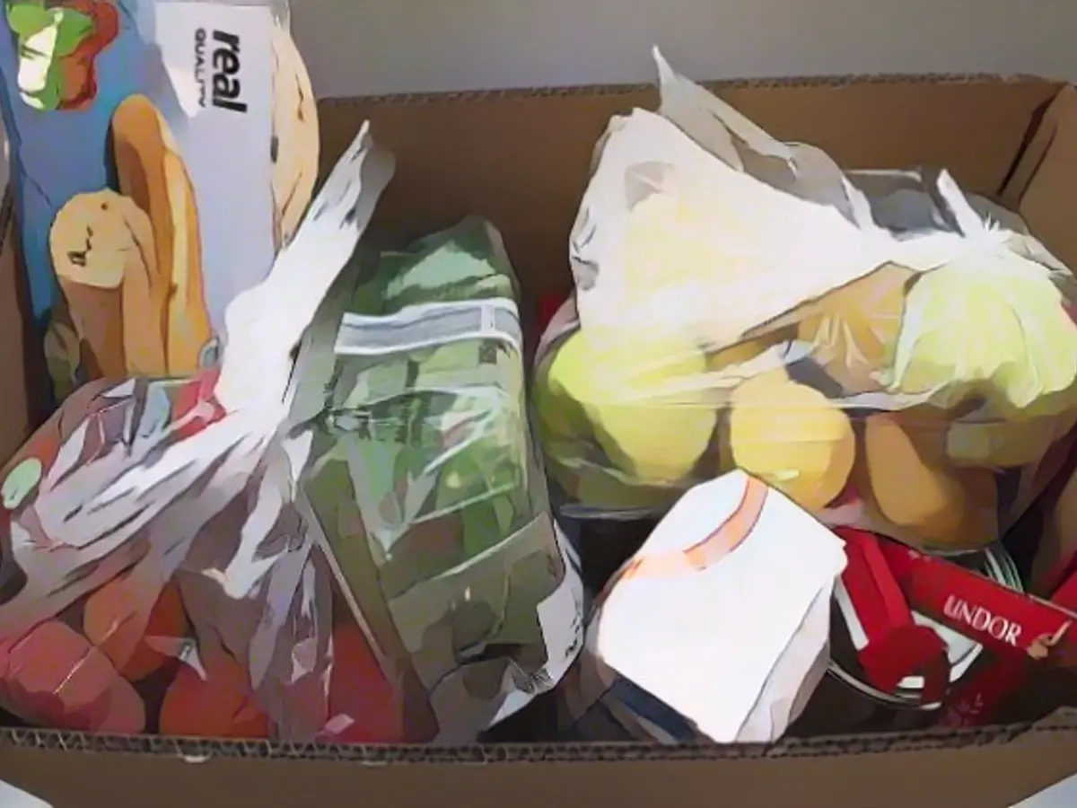 Discounters reduce donations for food banks