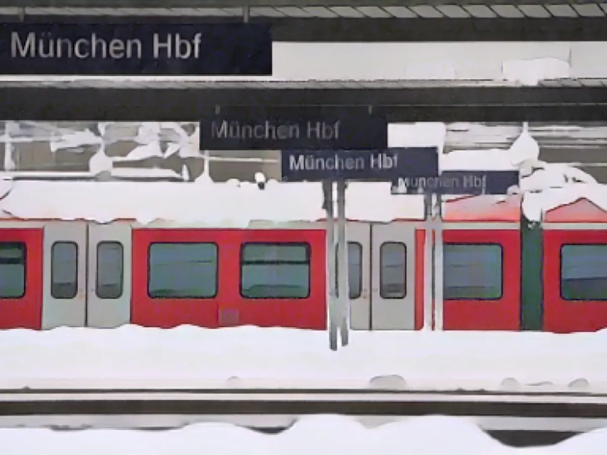 Snow chaos continues to paralyze the main station