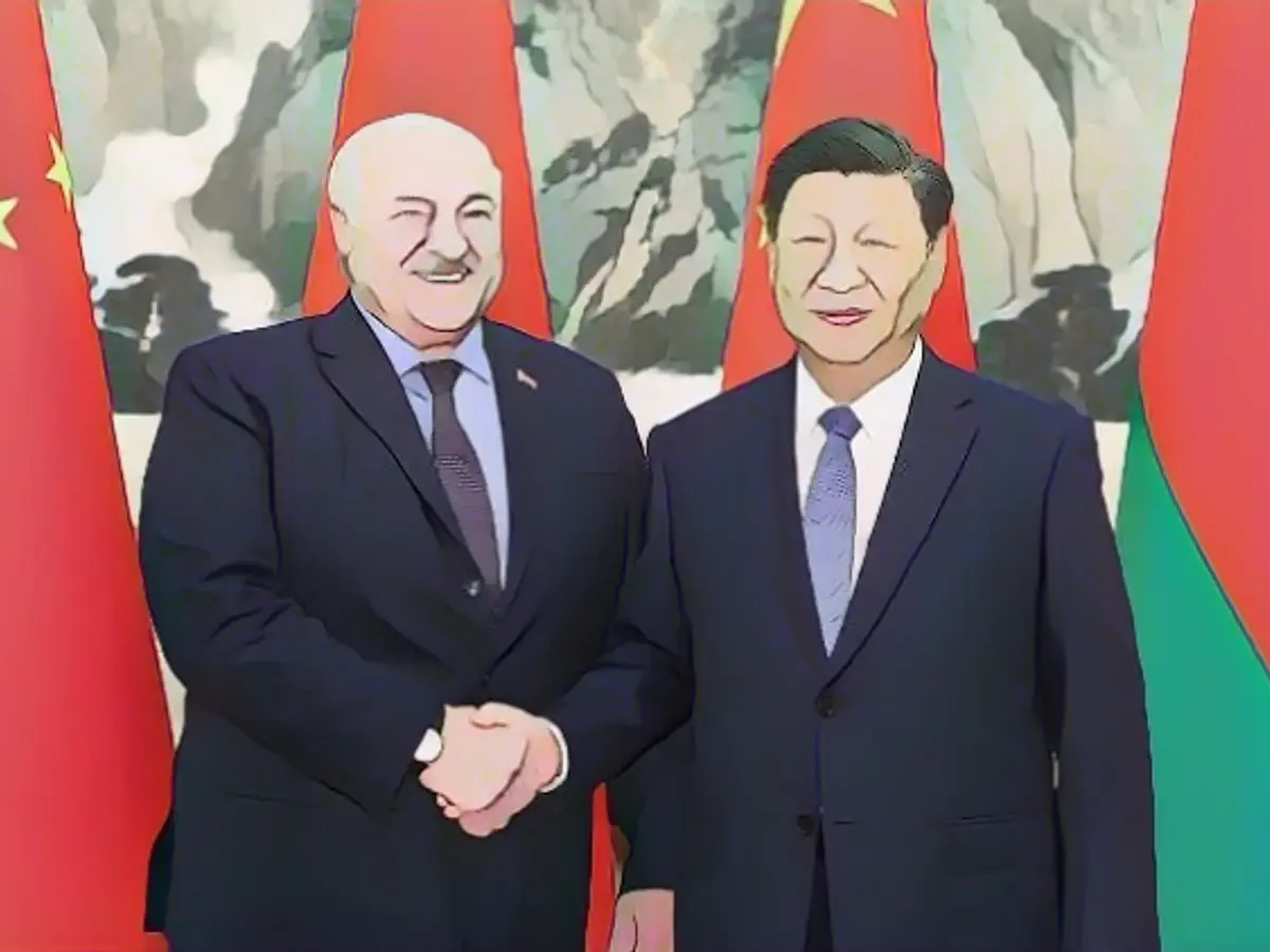 Xinhua: Xi promotes closer cooperation at meeting with Lukashenko