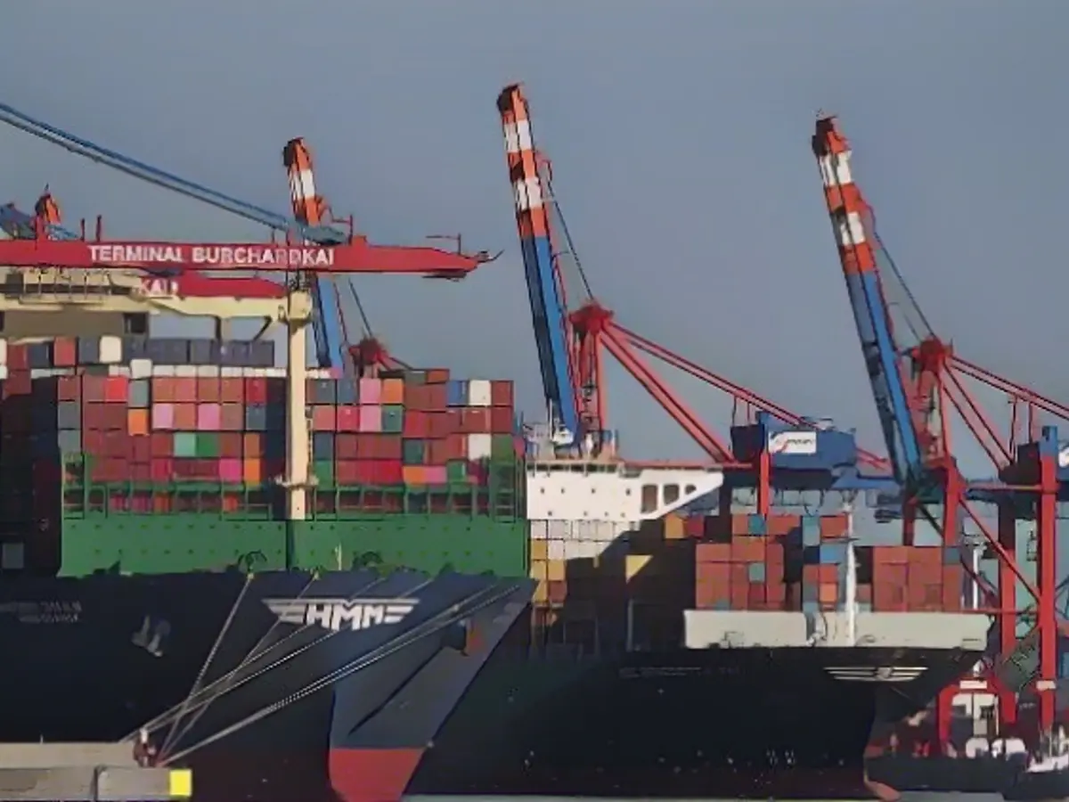 German exports fall unexpectedly in October