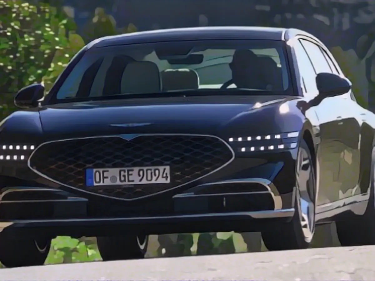 Genesis G90 - Upperclassman longer than any current Bentley