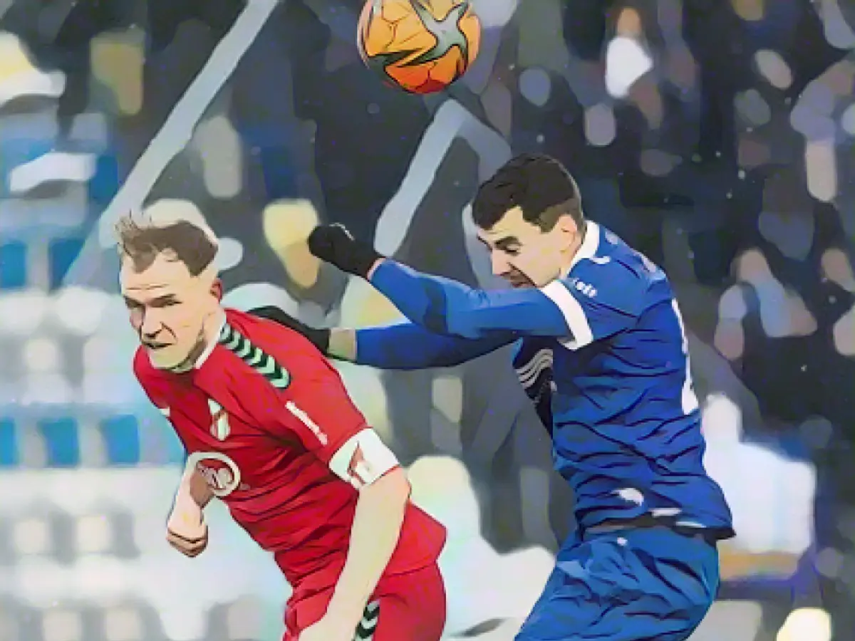 Schau blows to attack the top