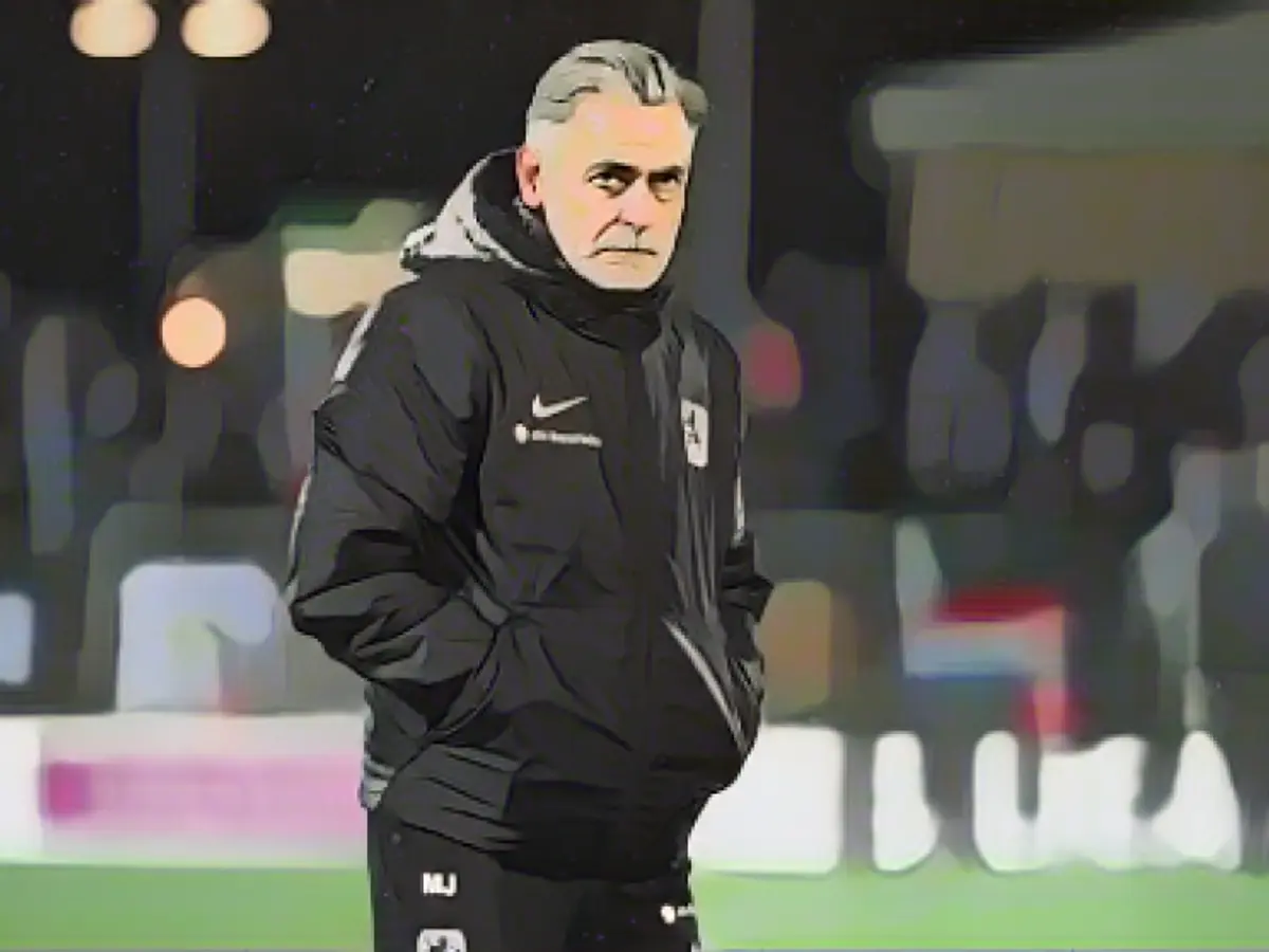 When will Reisinger replace Jacobacci?