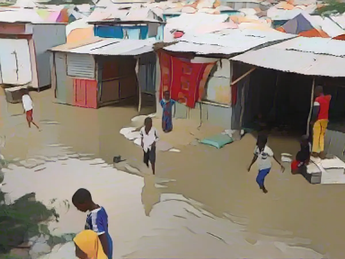 Heavy rains in East Africa kill more than 300