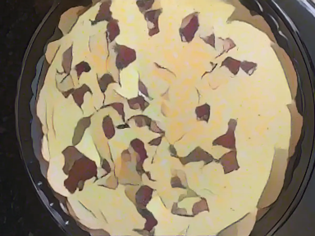 Quiche with potato skins and bacon