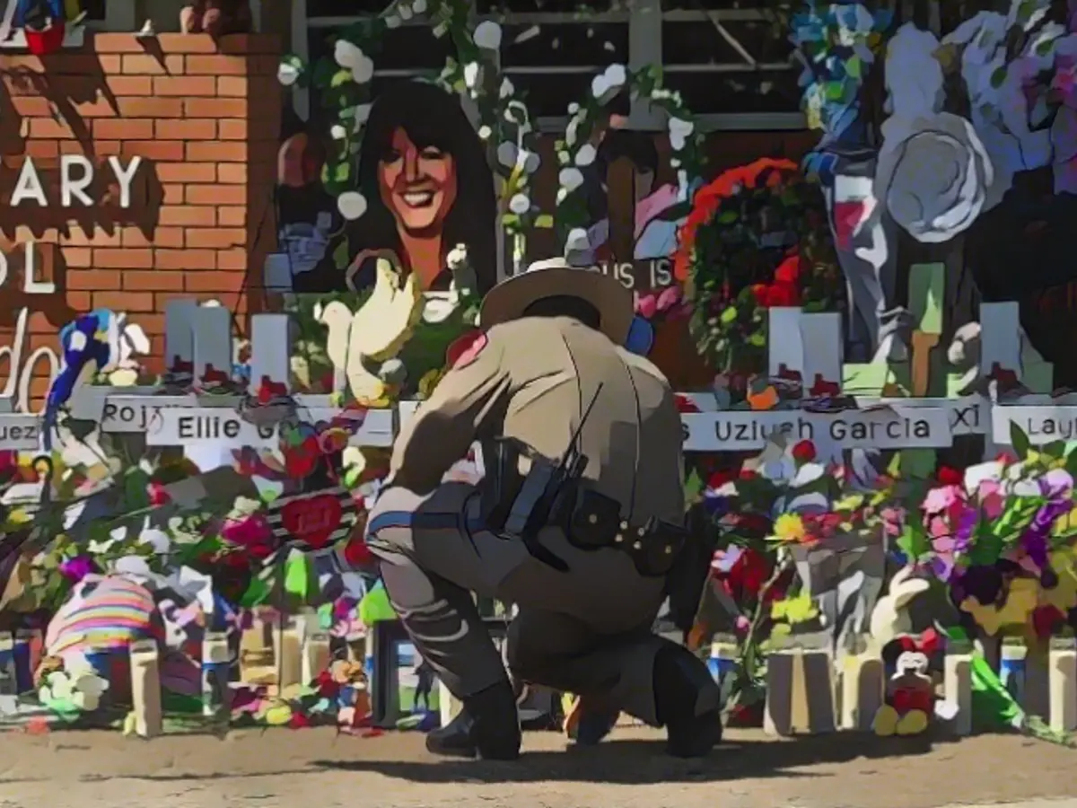 Opinion: Police officers should risk their lives. Uvald is a loser