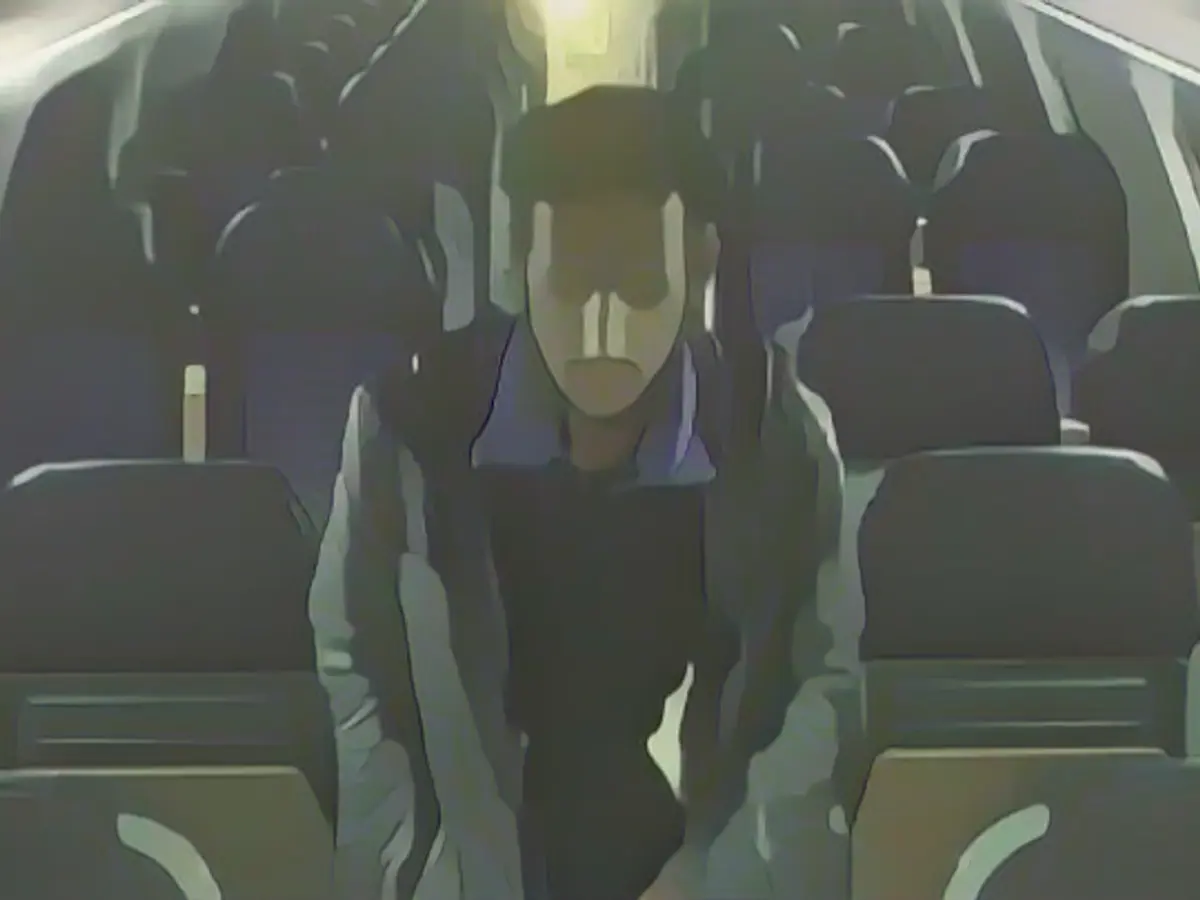 Pervert shows penis and chases a woman