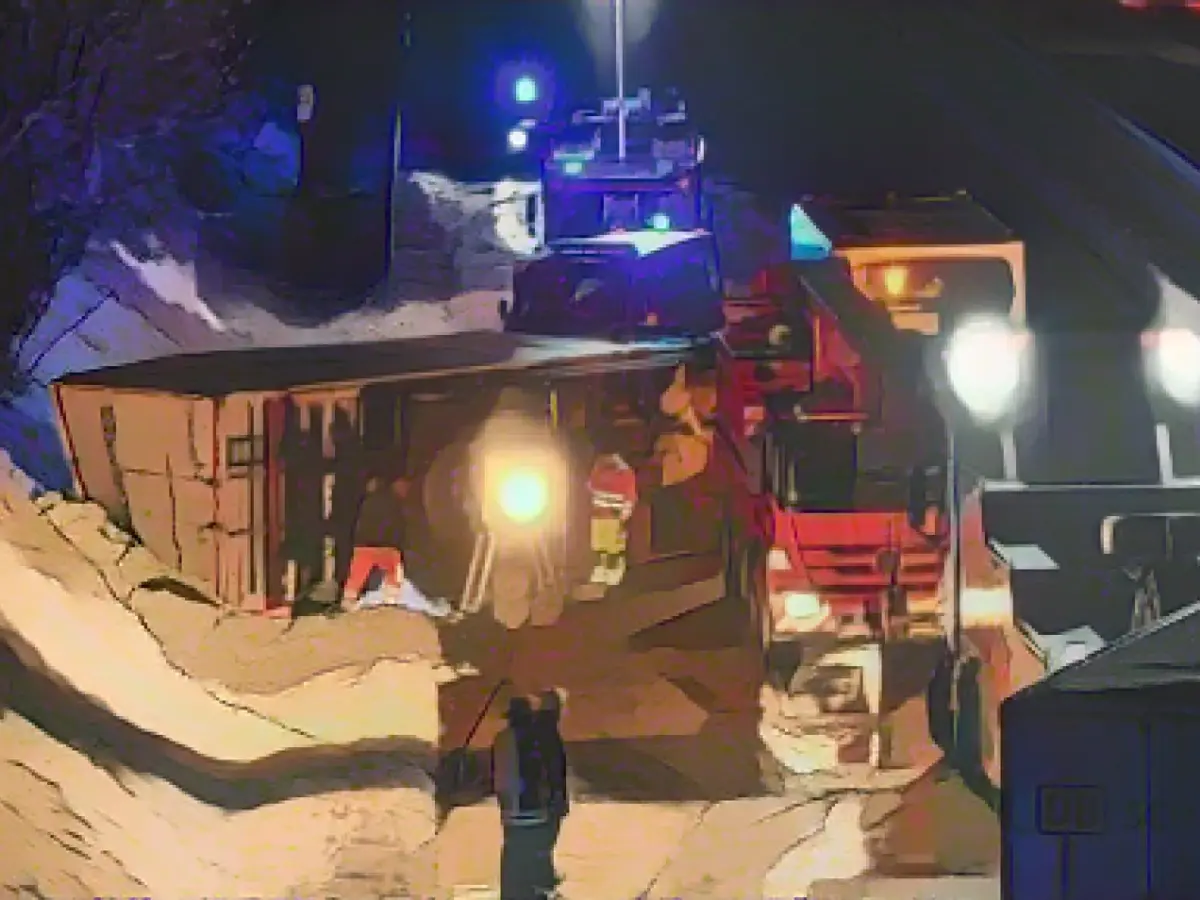 Truck with hazardous goods overturns on A7: Complete closure and traffic jam