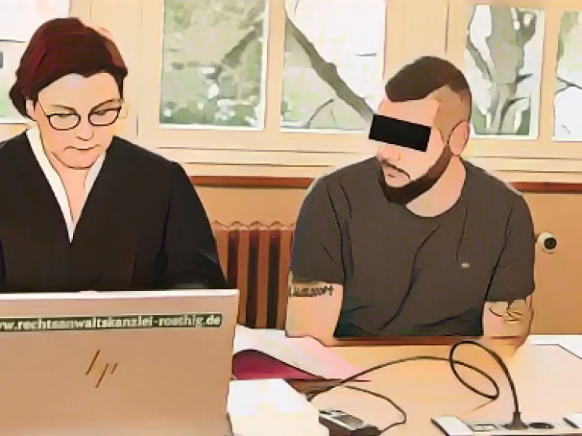 Bundeswehr soldier pays with fake fifties