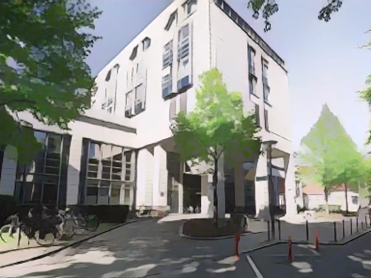 Charité doctor contradicts accusations