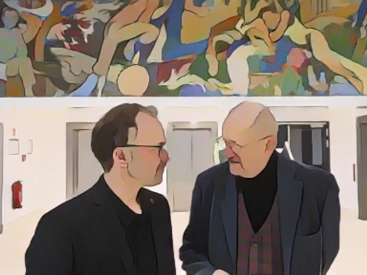 Frescoes with Marx and Lenin uncovered in the town hall