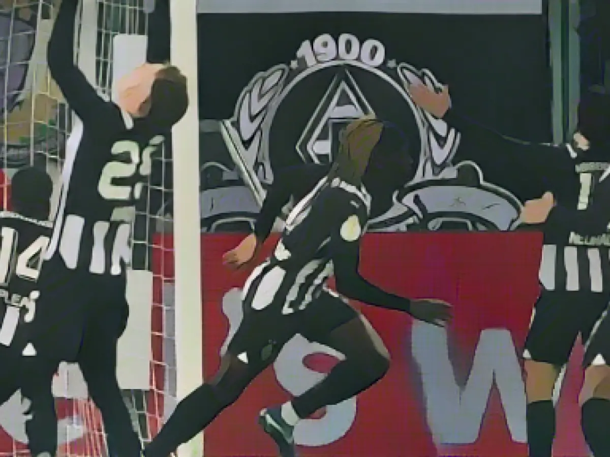 Three second division teams and Gladbach in the cup quarter-finals