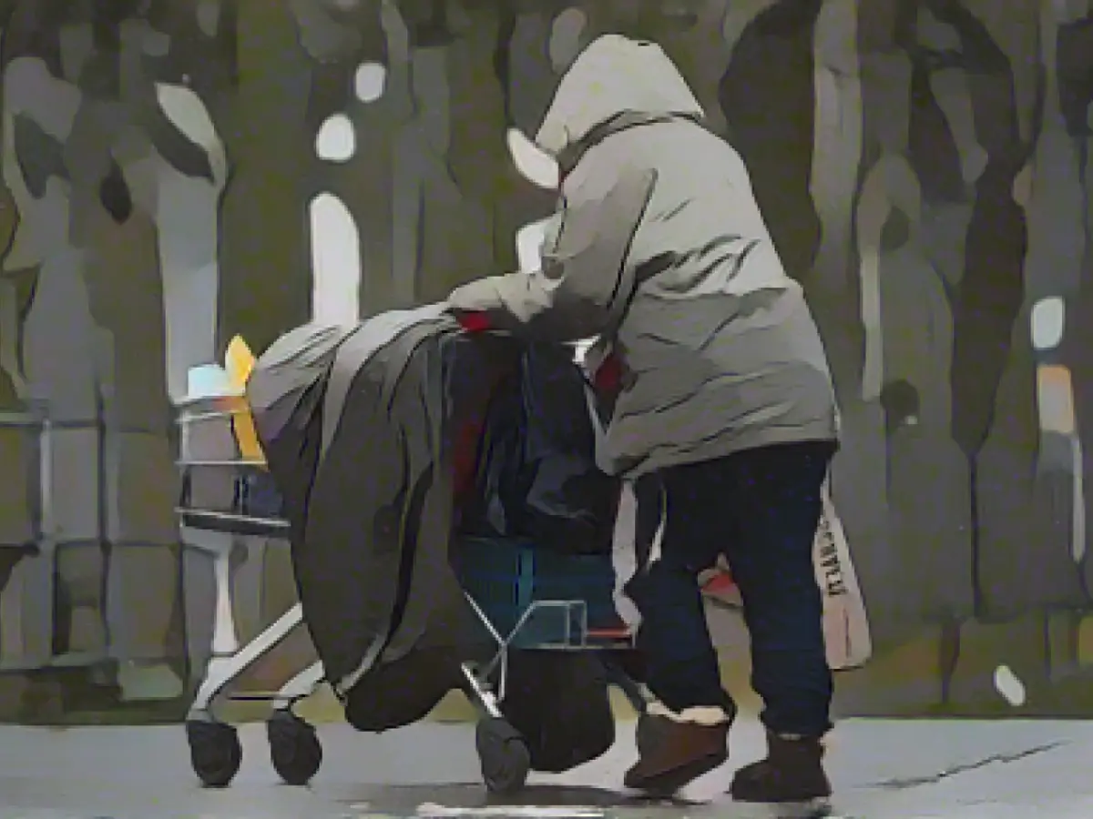 Cities offer numerous aids for homeless people in winter