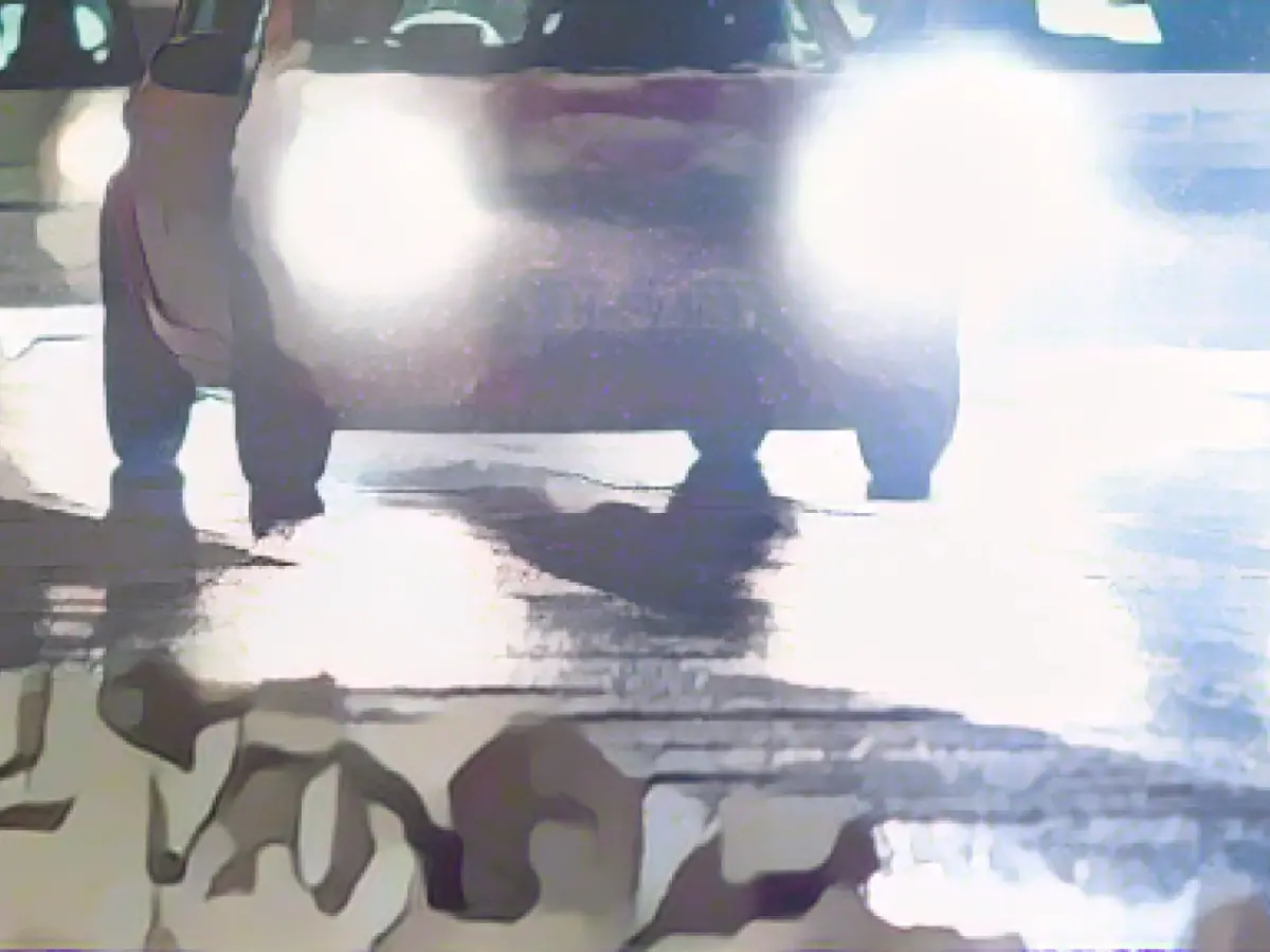 Calm traffic situation despite icy conditions and snowfall