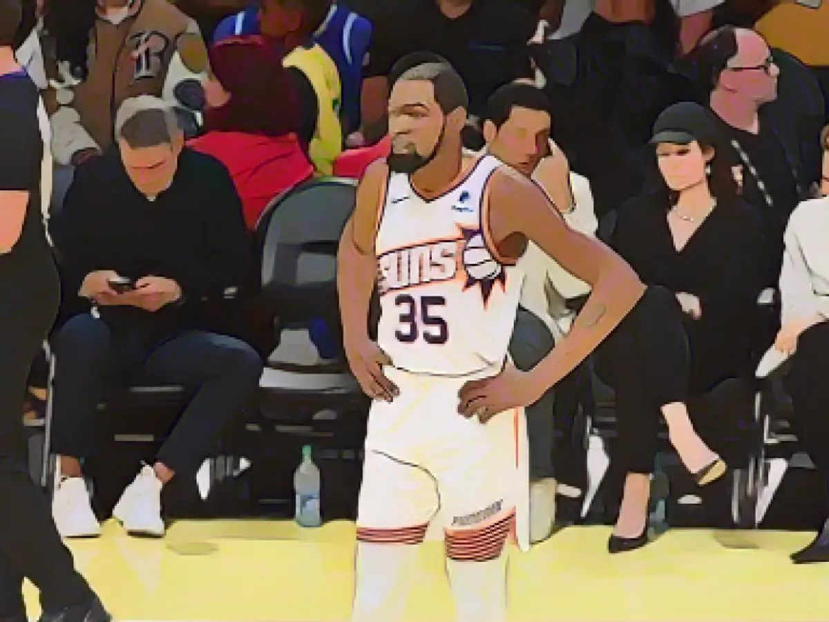 'Extremely disappointing': Controversial late timeout upsets Suns, Lakers advance to semifinals of NBA in-season tournament