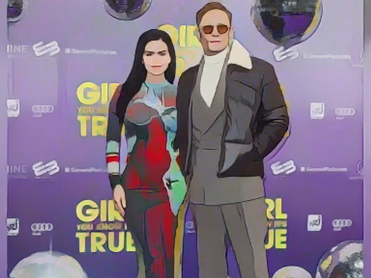 "Naked" she poses with Matthias Schweighöfer