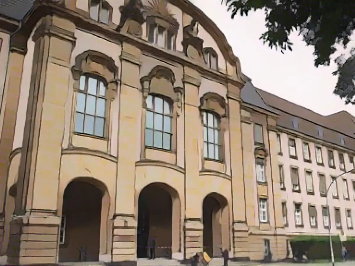 Sleeping wife beaten to death with a hammer: life imprisonment