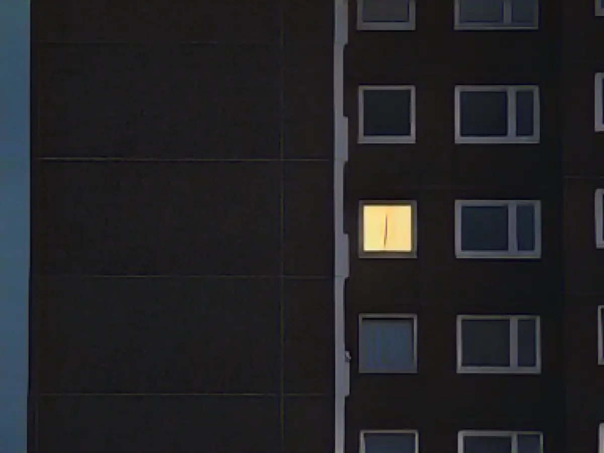 Thuringians use less electricity, utilities take in more