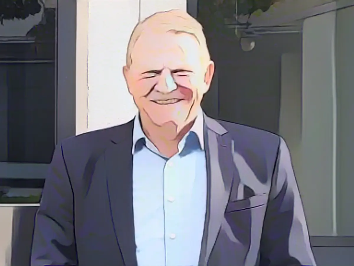 Mayor pays civil servants to do nothing for five years