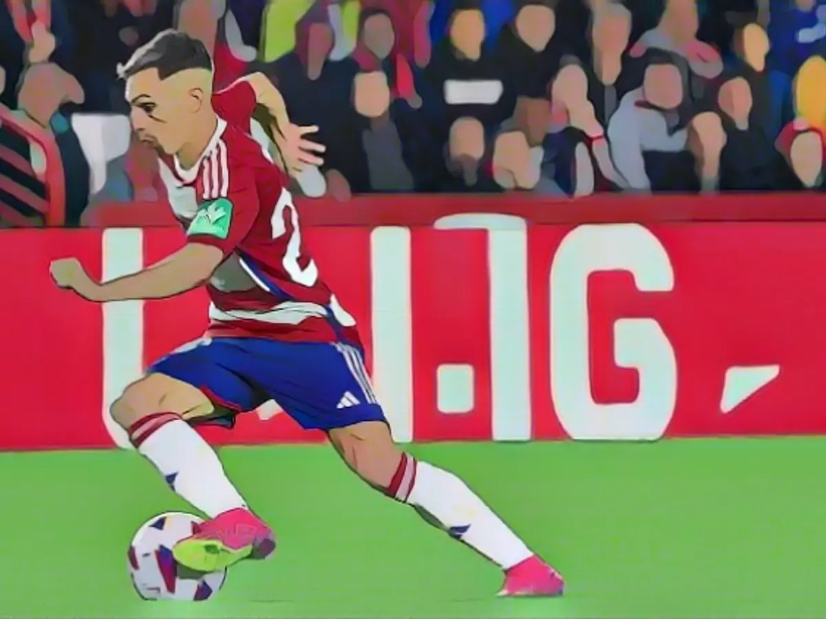 FC Bayern signs Spanish international