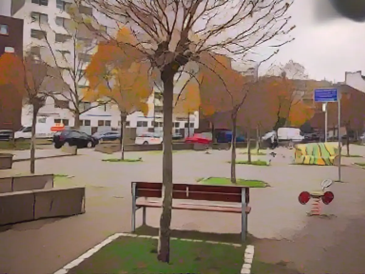 Three men already stabbed by stranger