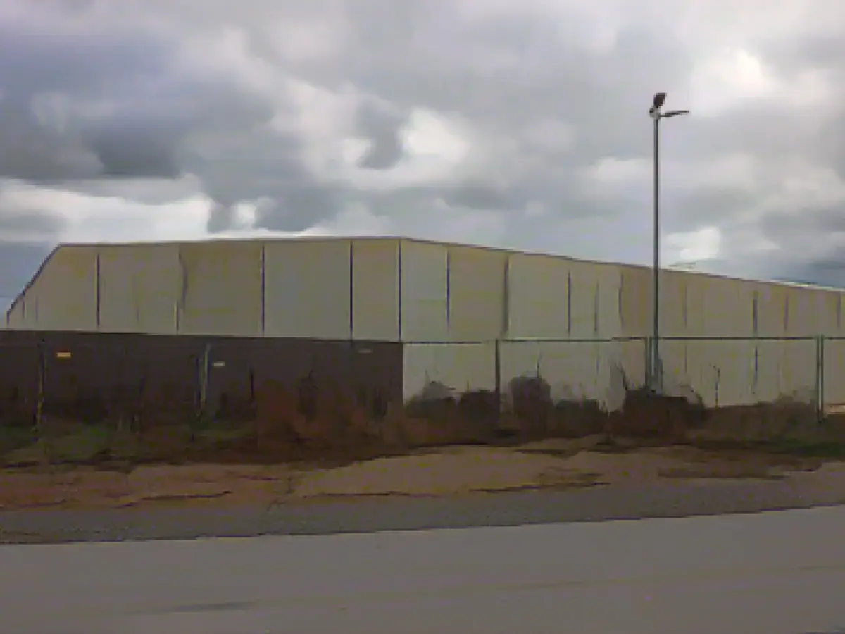 "Shambles of a state treaty": criticism of the prison building