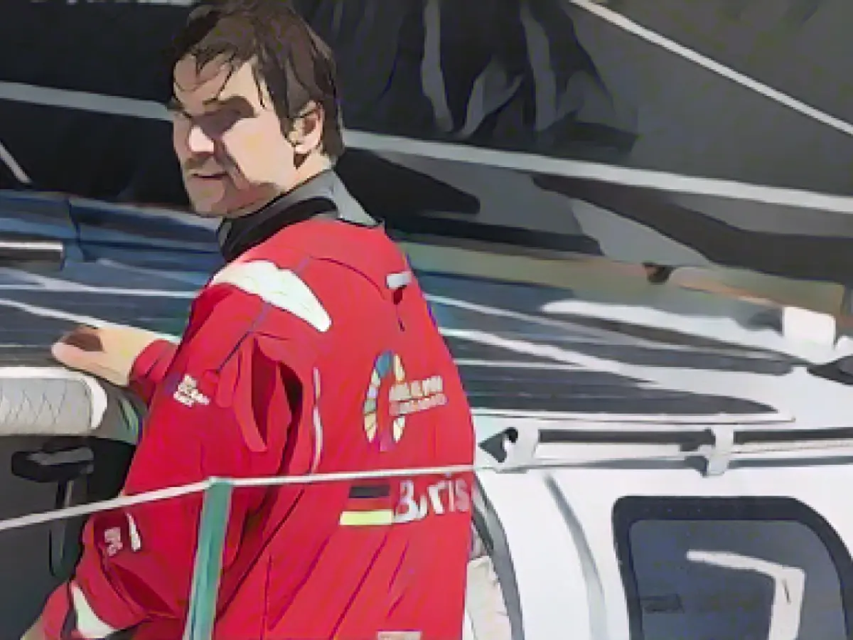 Top sailor Herrmann struggles with problems at the Transat-Solo