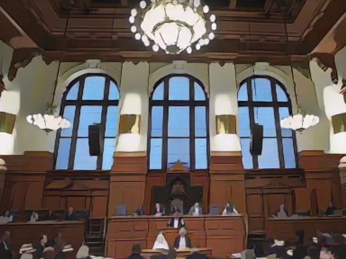 Hamburg's parliament passes new climate protection law