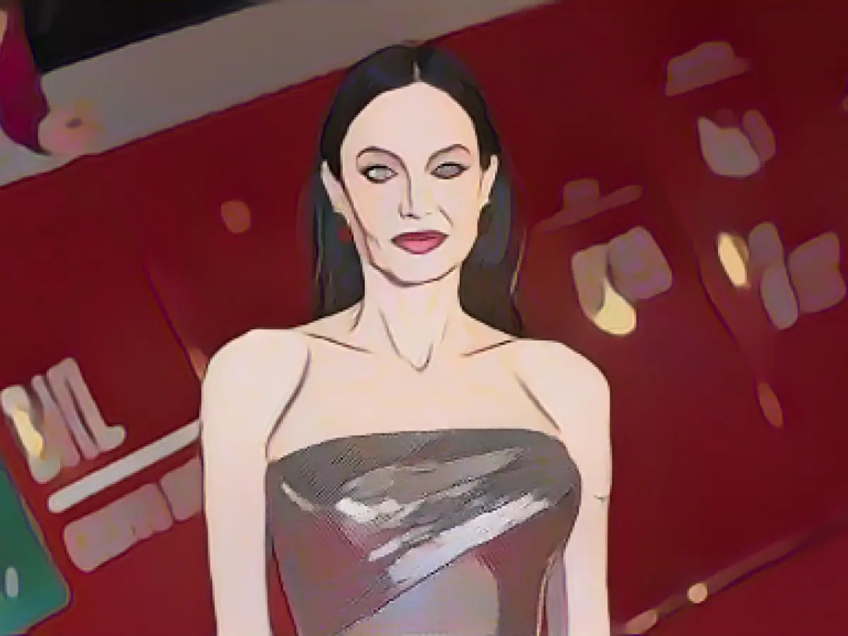 Hollywood today "not a healthy place"