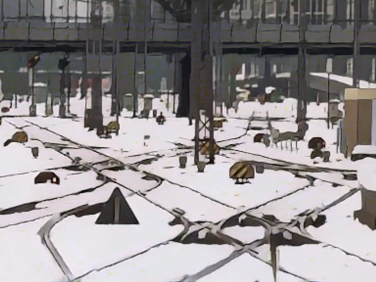 Snow chaos: Rail traffic still disrupted