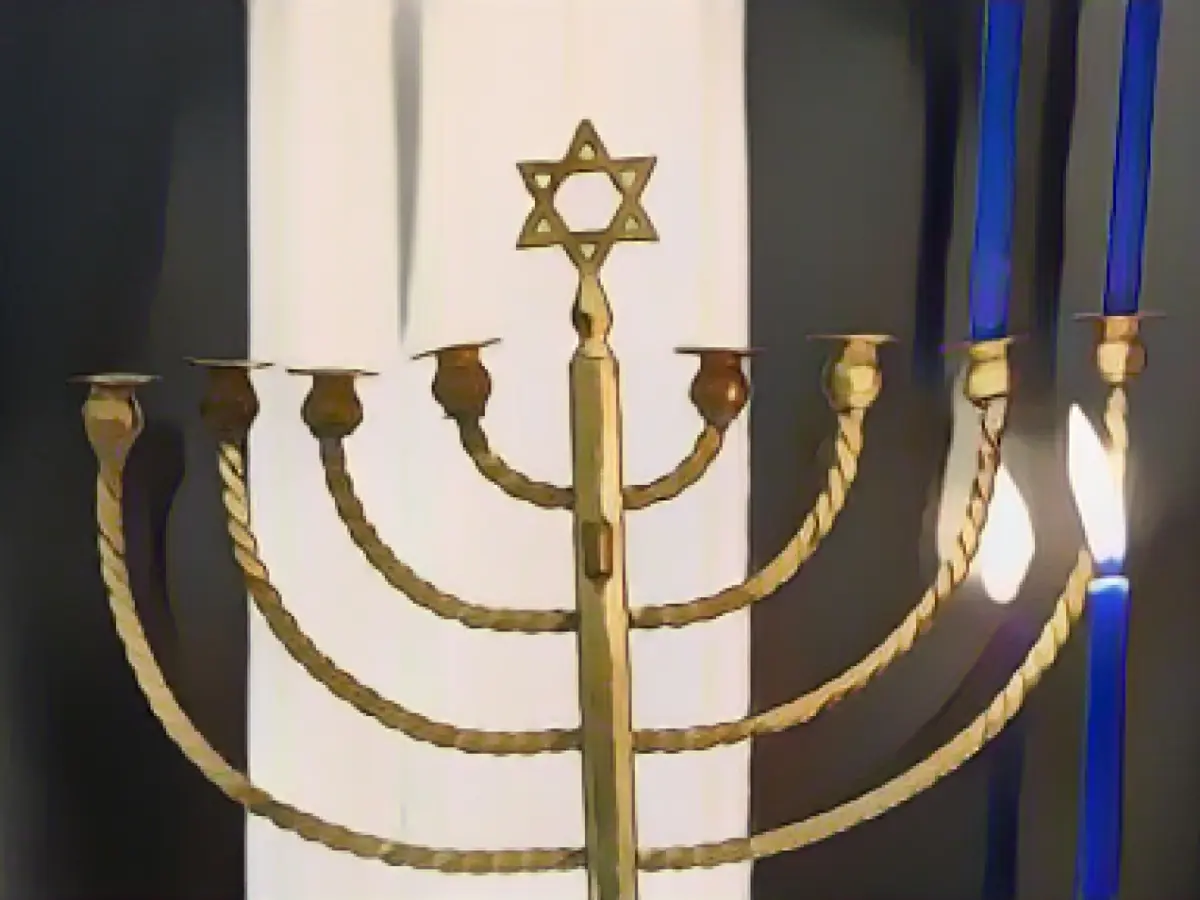 Compassionate vigil for Hanukkah in front of Osnabrück synagogue