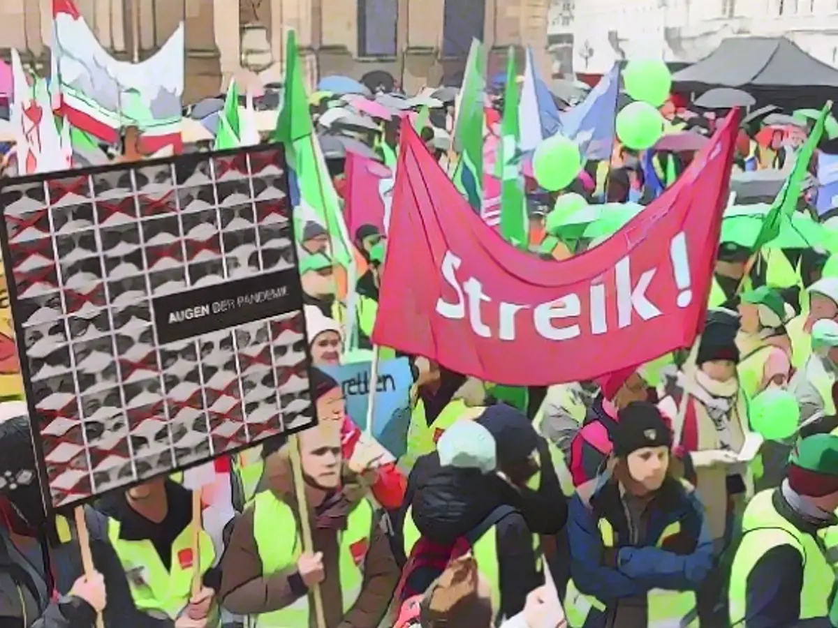 Agreement or strike: finale in the wage poker game is imminent