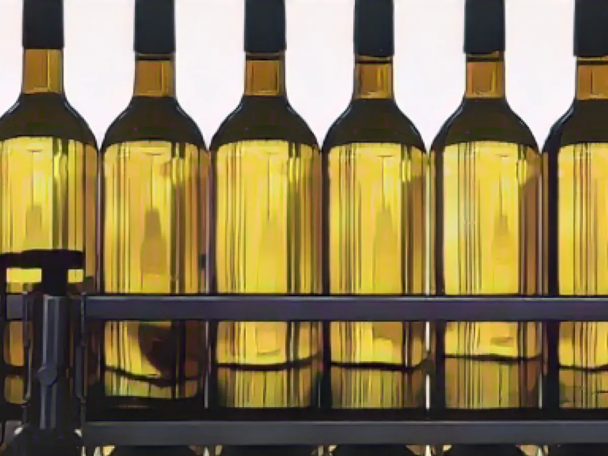 Information on wine and sparkling wine bottles is gradually being added