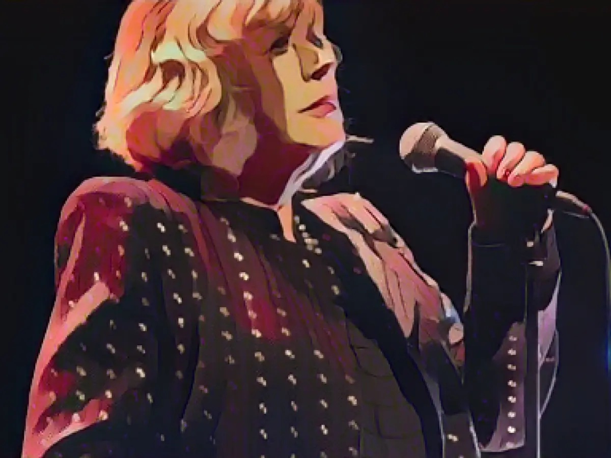 Tribute album: Stars help sick Marianne Faithfull
