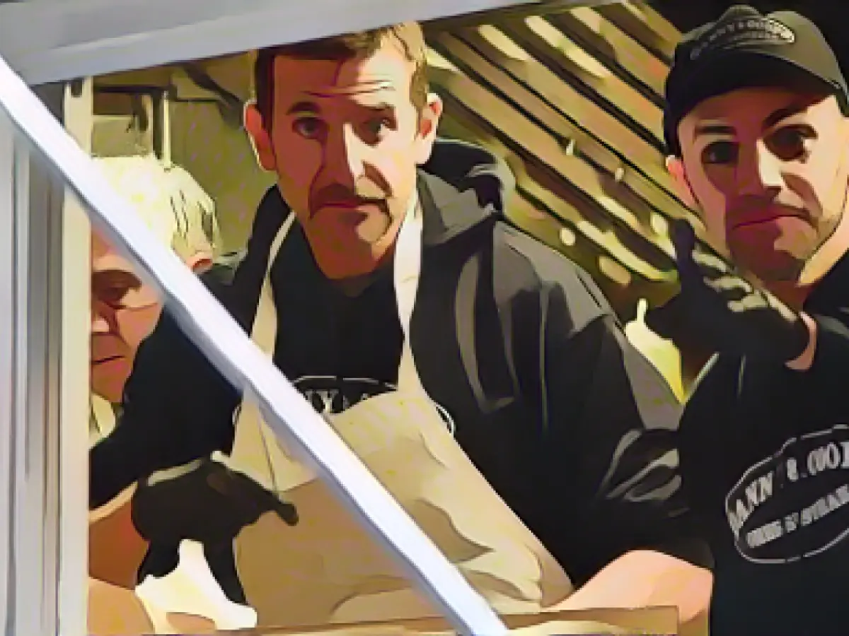 Hollywood star serves sandwiches in NYC