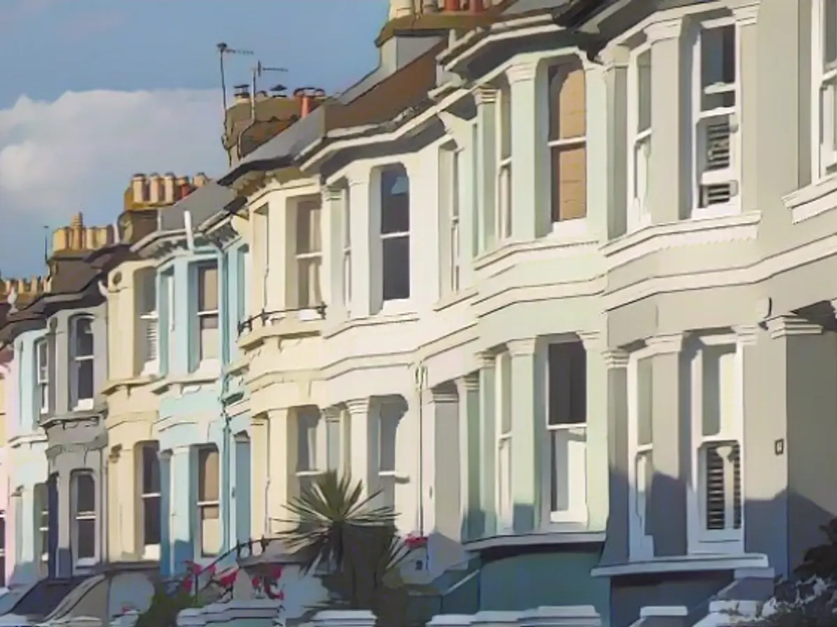 British house prices rise again