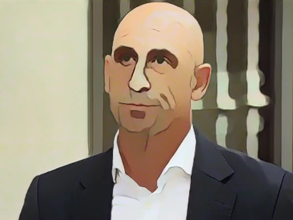 Luis Rubiales accused by FA chief of inappropriately touching England players in World Cup final