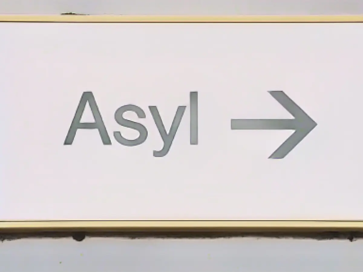 Over 300,000 asylum applications since the beginning of the year