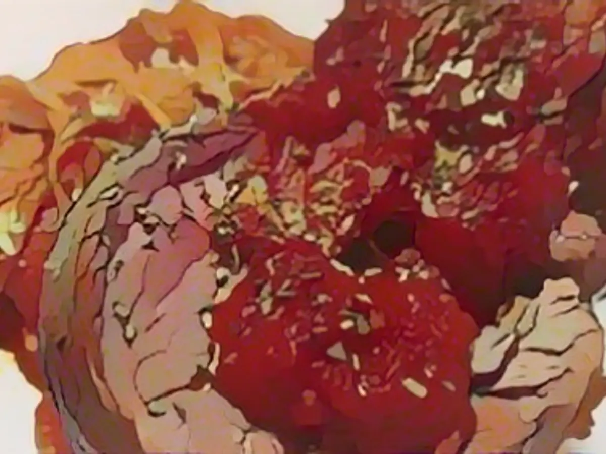 Screw on the marinara sauce