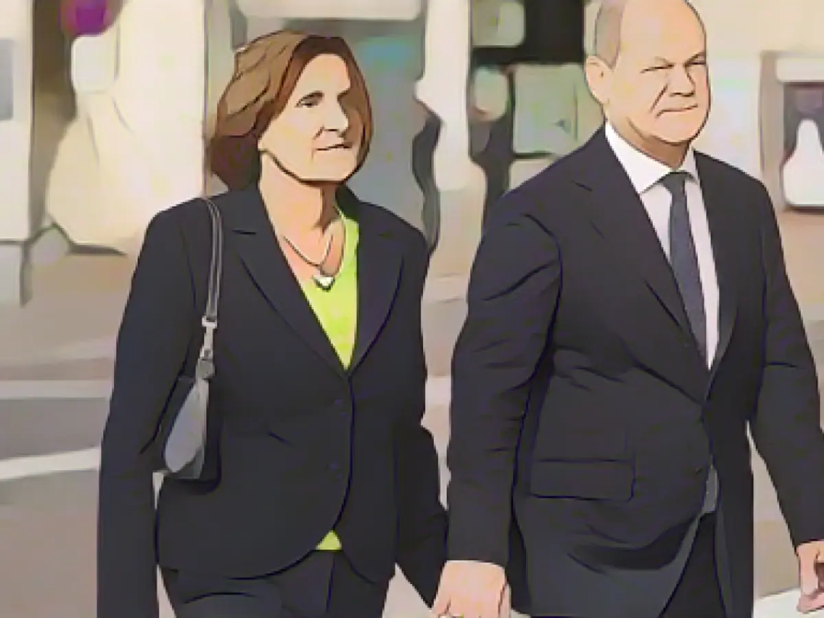 Olaf Scholz and Britta Ernst celebrate their silver wedding anniversary
