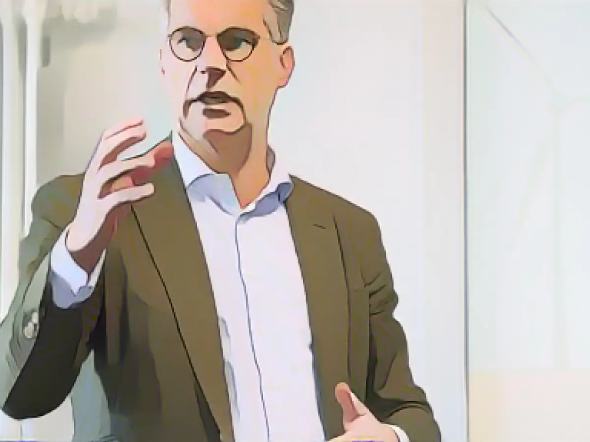 Steel group extends contract with CEO Groebler