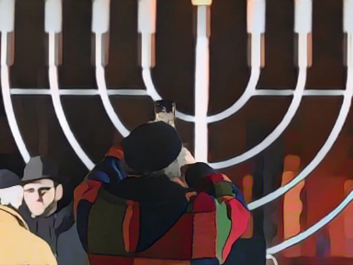Jewish Hanukkah festival begins: First light in Leipzig