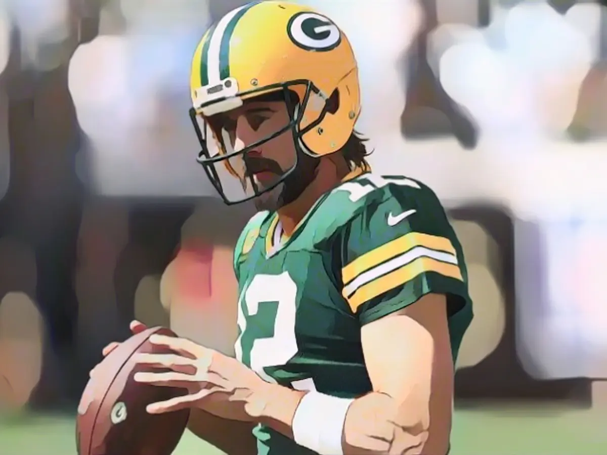 Opinion: Why Aaron Rodgers shouldn't rush back to football