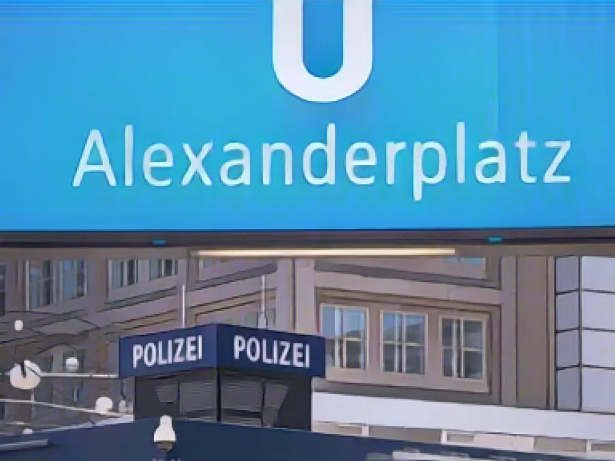 Man found with stab wounds at Alexanderplatz