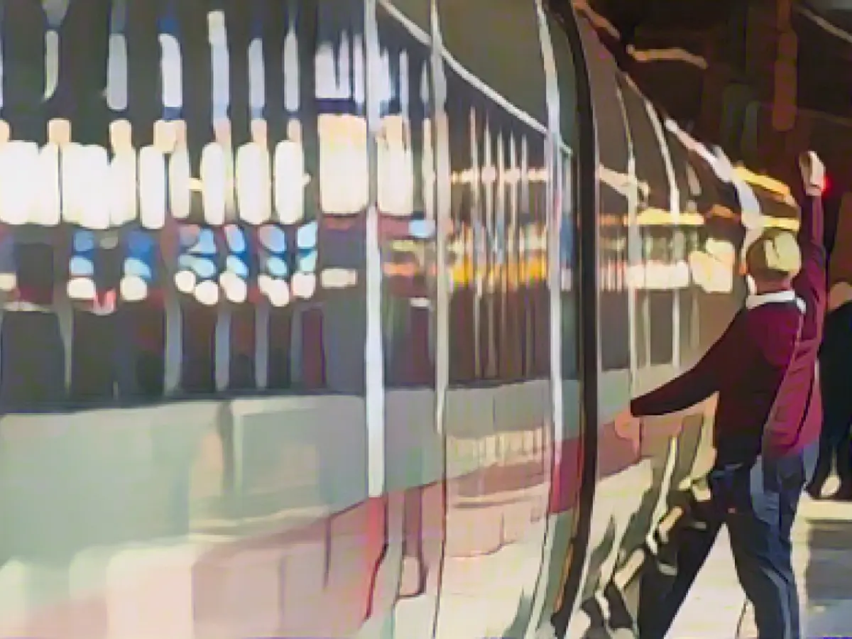 Hessian commuters affected by rail warning strike