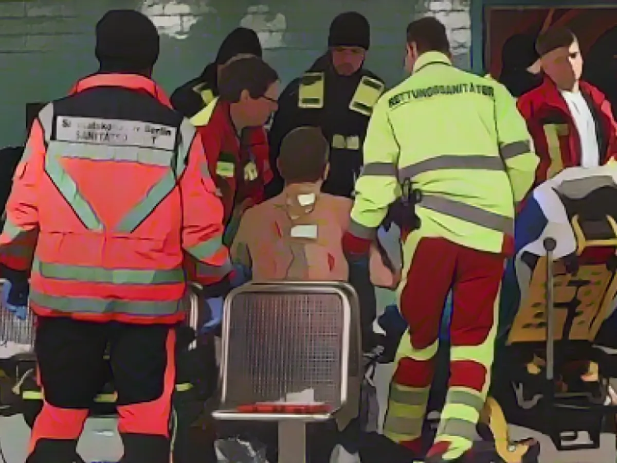 Bloody knife attack on the subway track