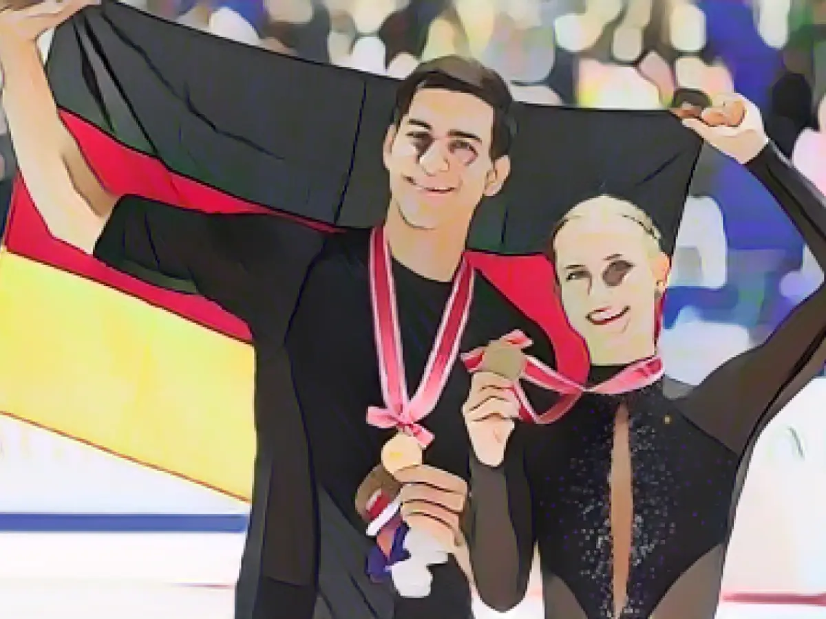 Figure skating pair Hase/Volodin lead in Grand Prix final