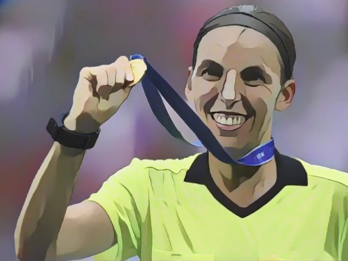 Referee Rebecca Welch makes history on her EFL debut